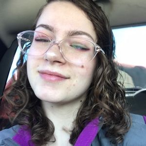 Meet your Posher, Kendra